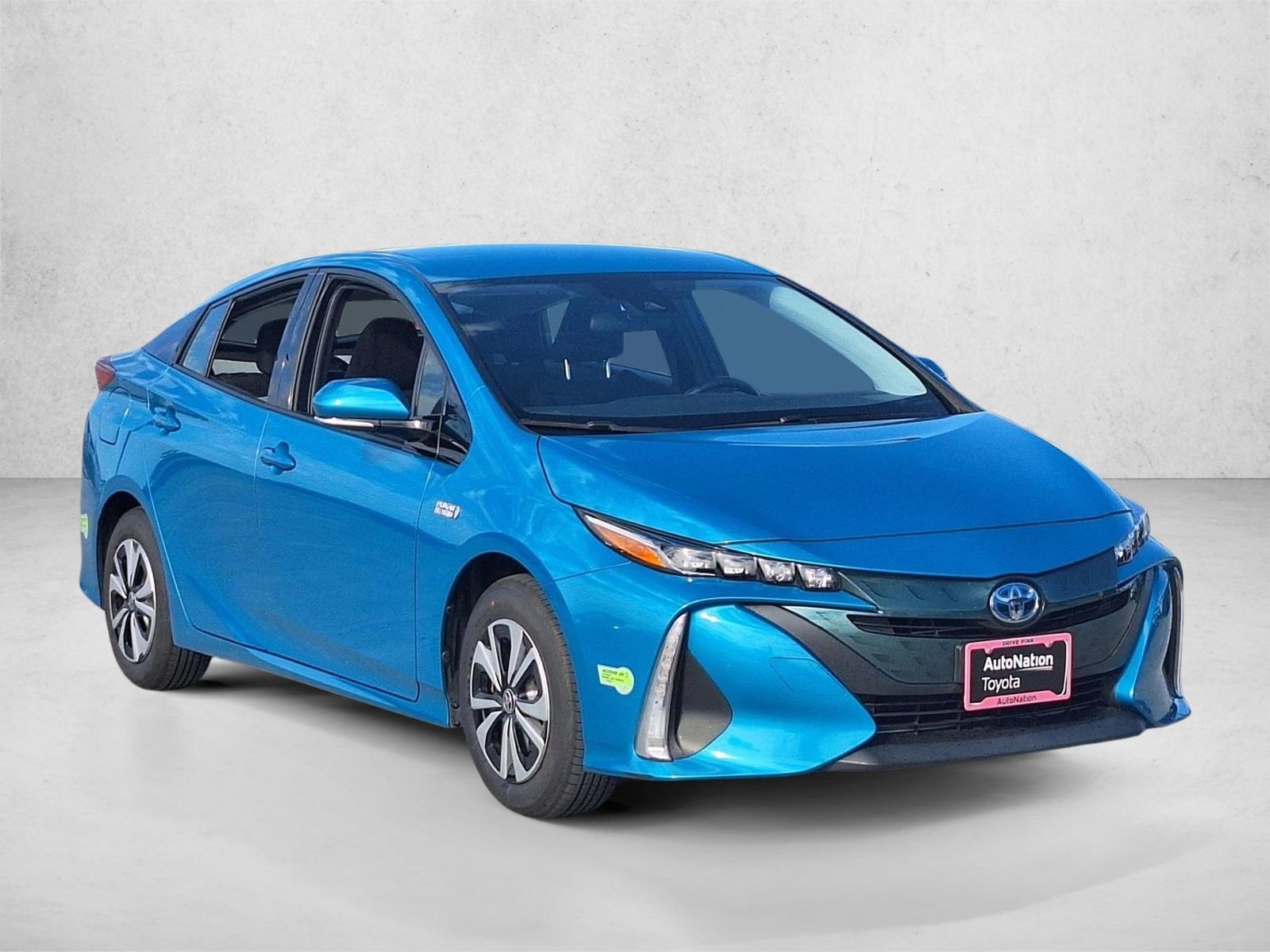 2018 Toyota Prius Prime Plus photo 3