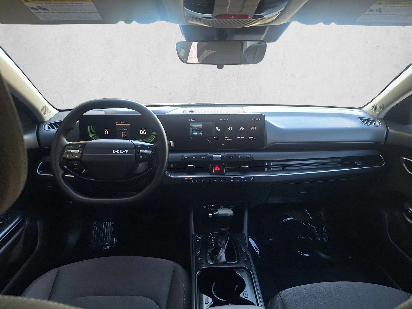 2025 Kia K4 LXS - Photo 17