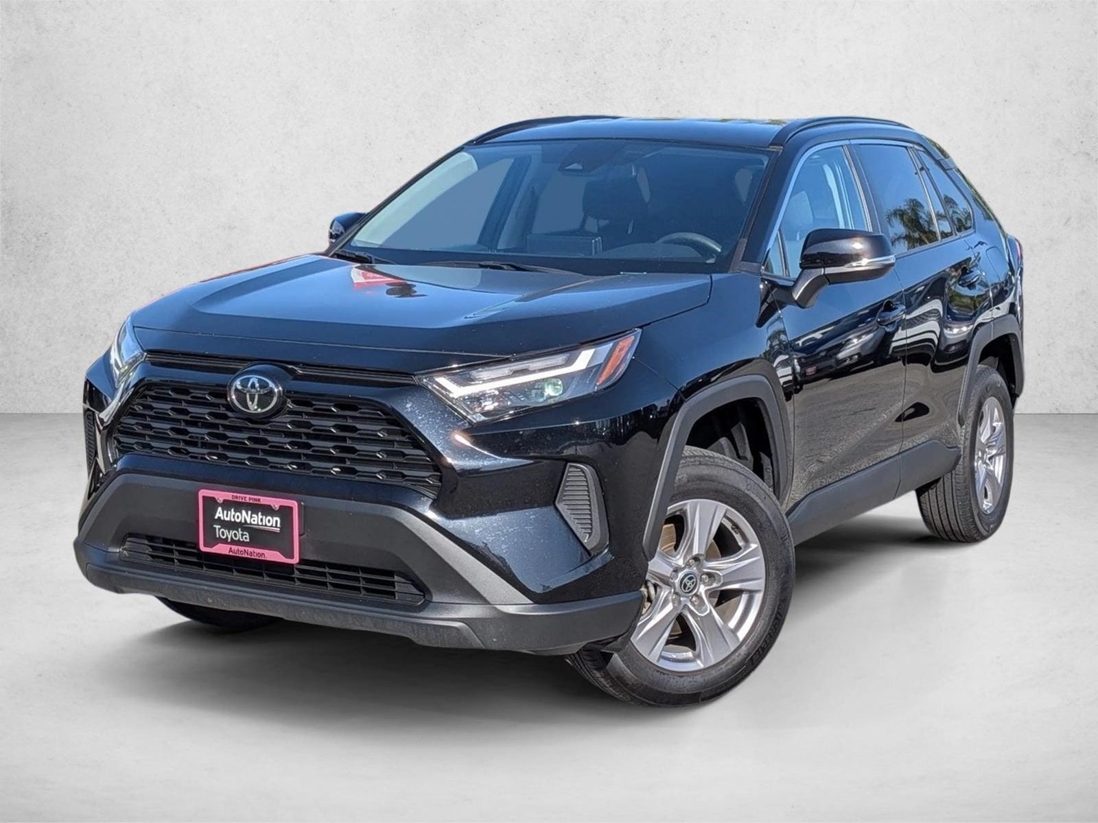 2025 Toyota RAV4 XLE FWD's photo