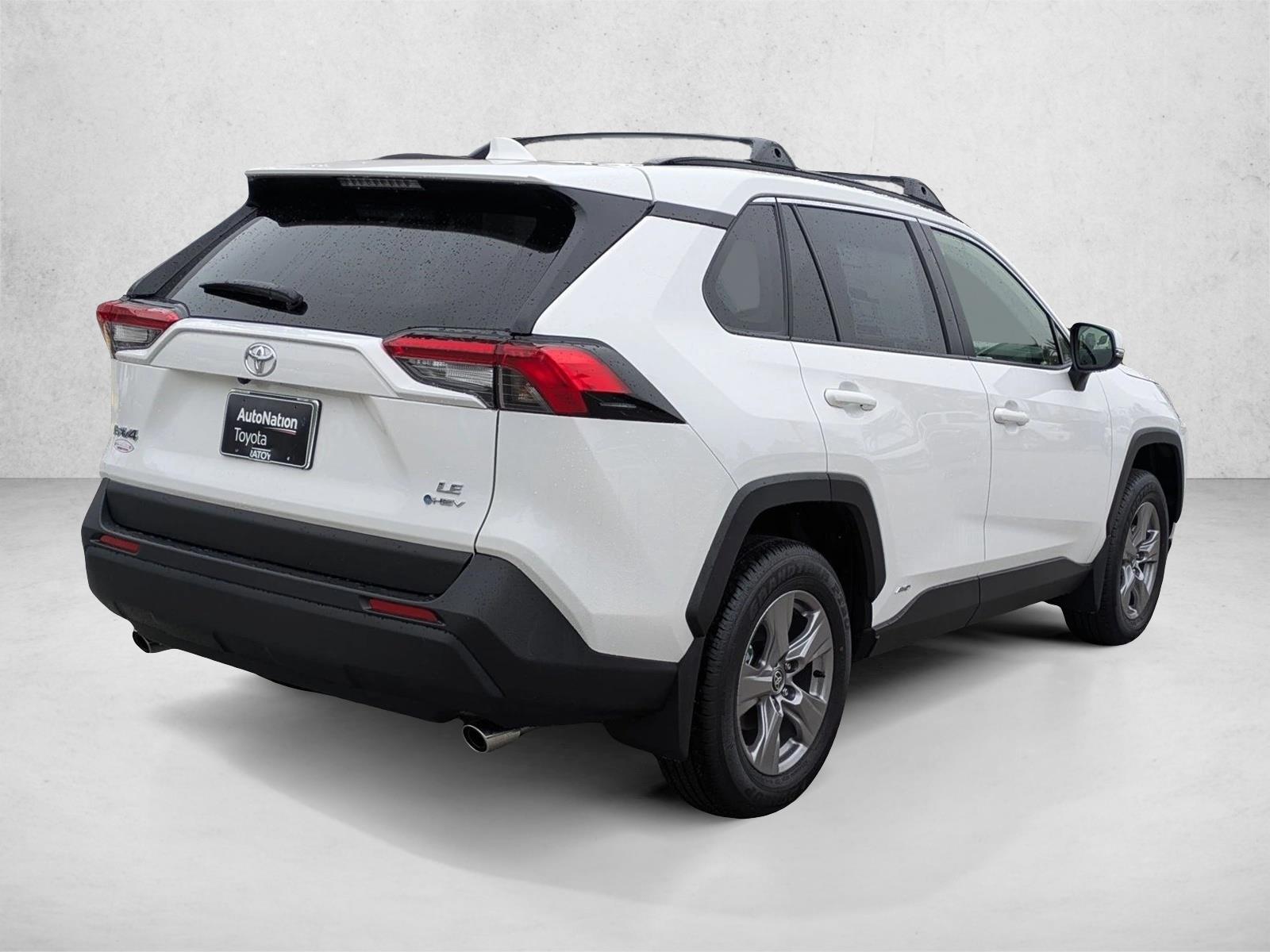 2025 Toyota RAV4 Hybrid LE photo 2
