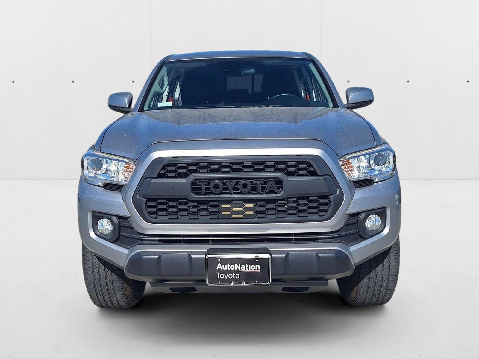 2020 Toyota Tacoma SR5 photo 2