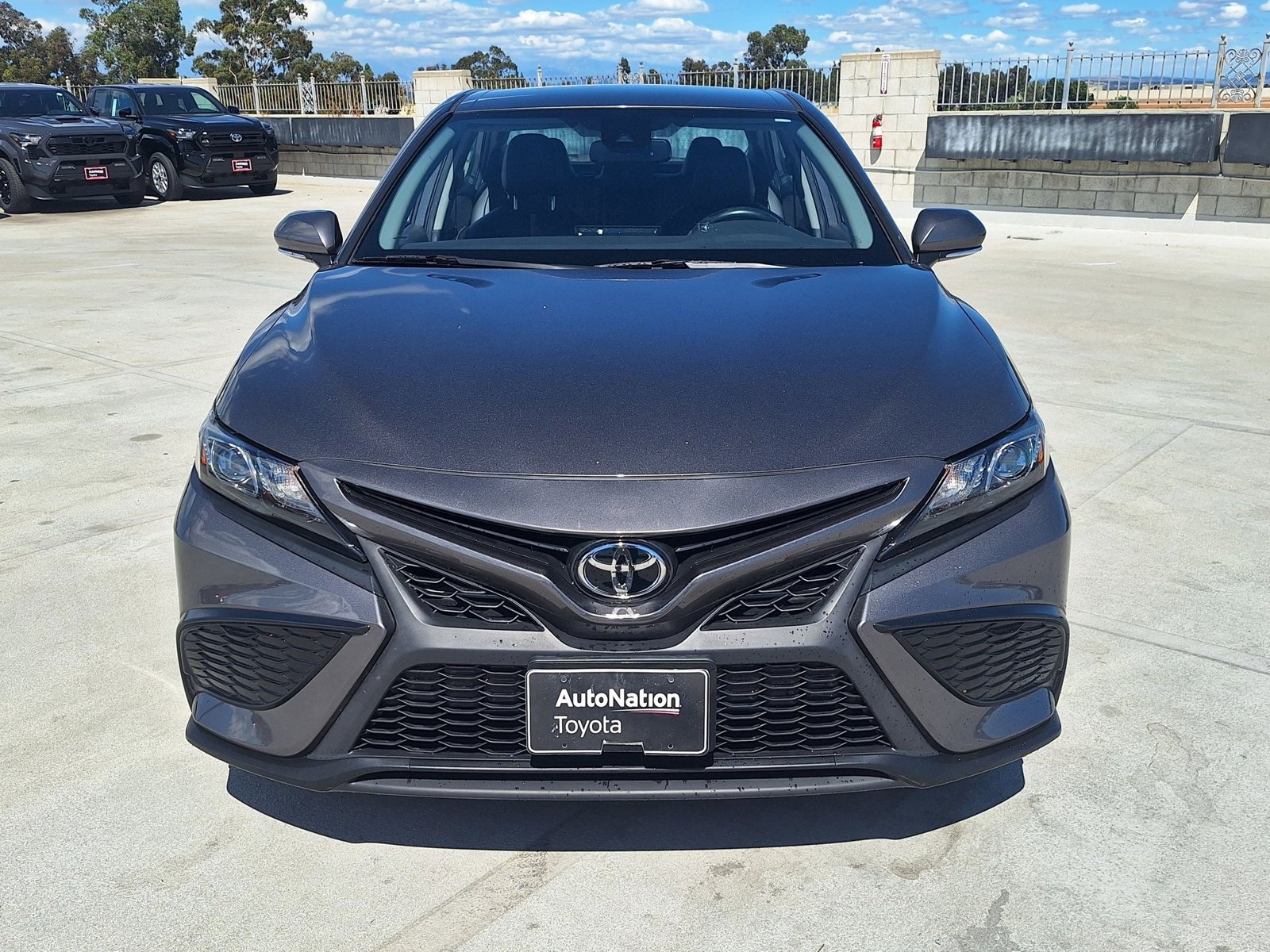2022 Toyota Camry SE photo 2