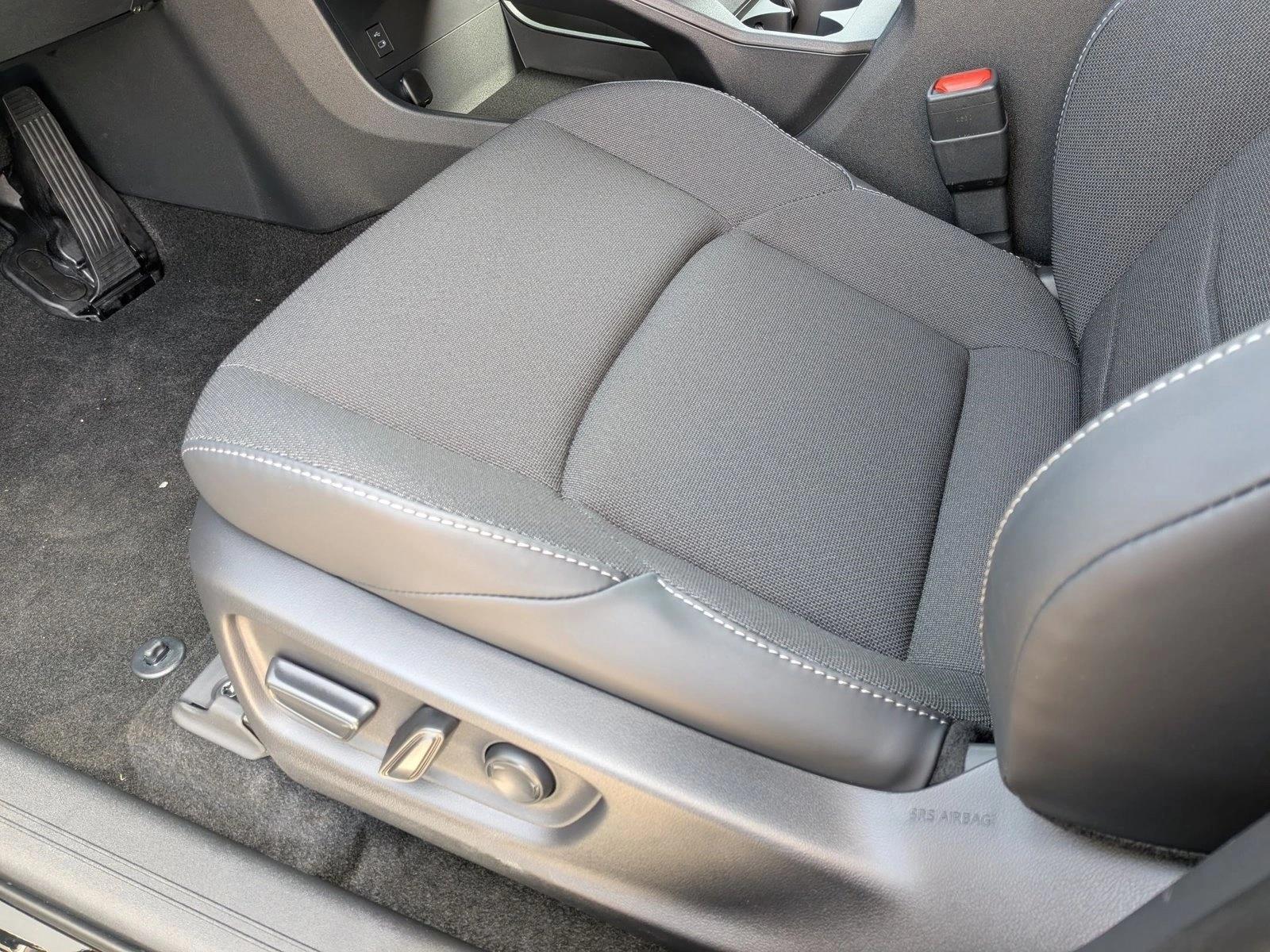2026 Toyota C-HR SE - Photo 4