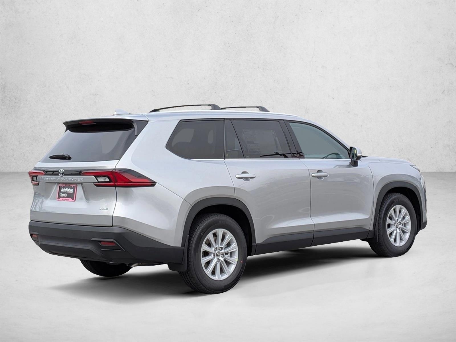 2026 Toyota Grand Highlander XLE photo 2