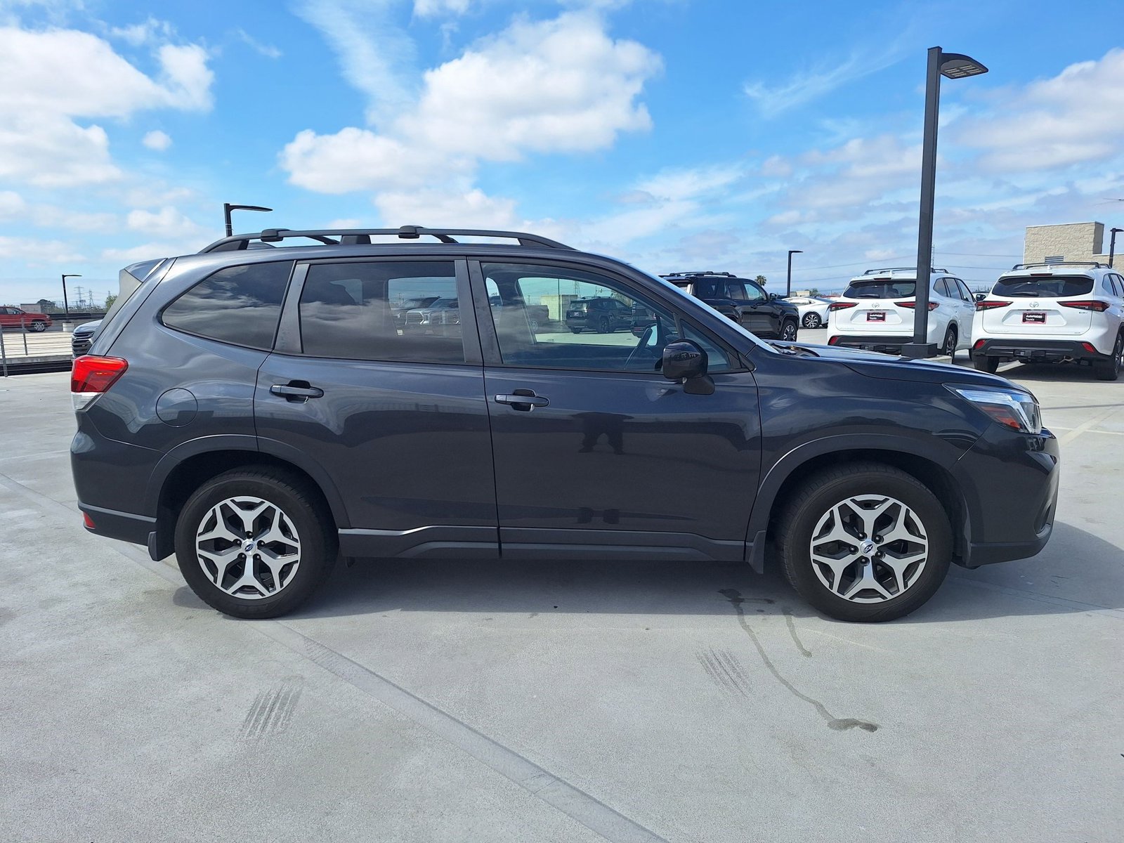 2019 Subaru Forester Premium photo 4