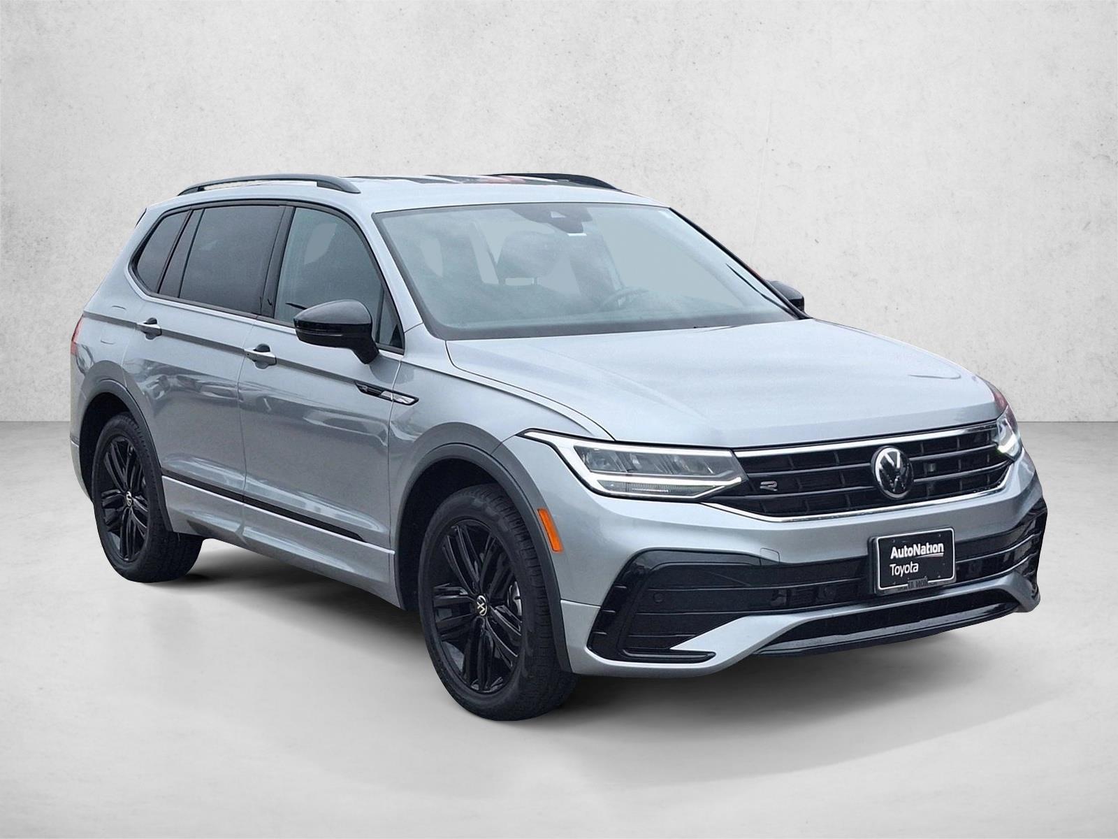 2022 Volkswagen Tiguan 2.0T SE R-Line Black photo 3