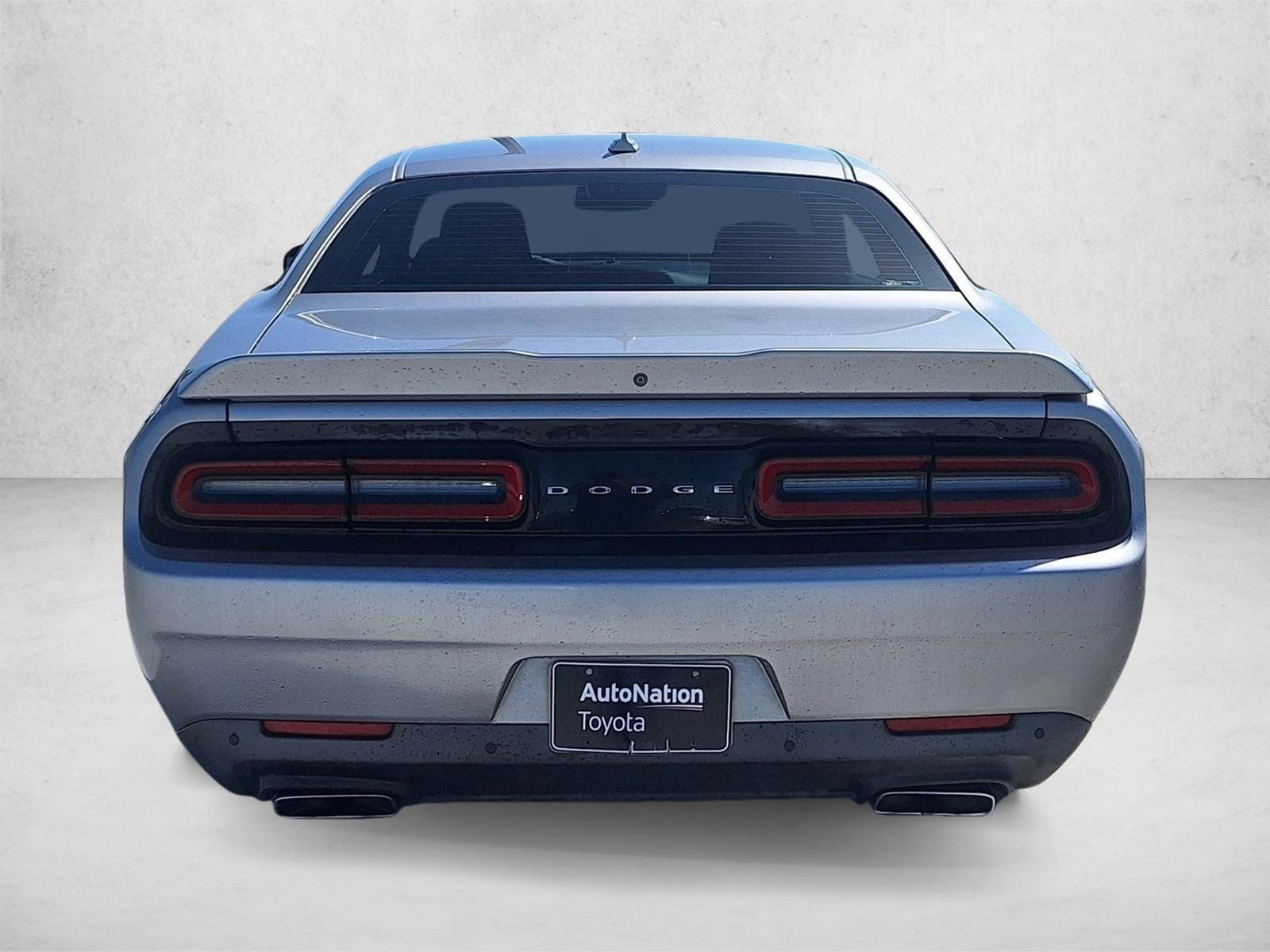 2015 Dodge Challenger SXT photo 6