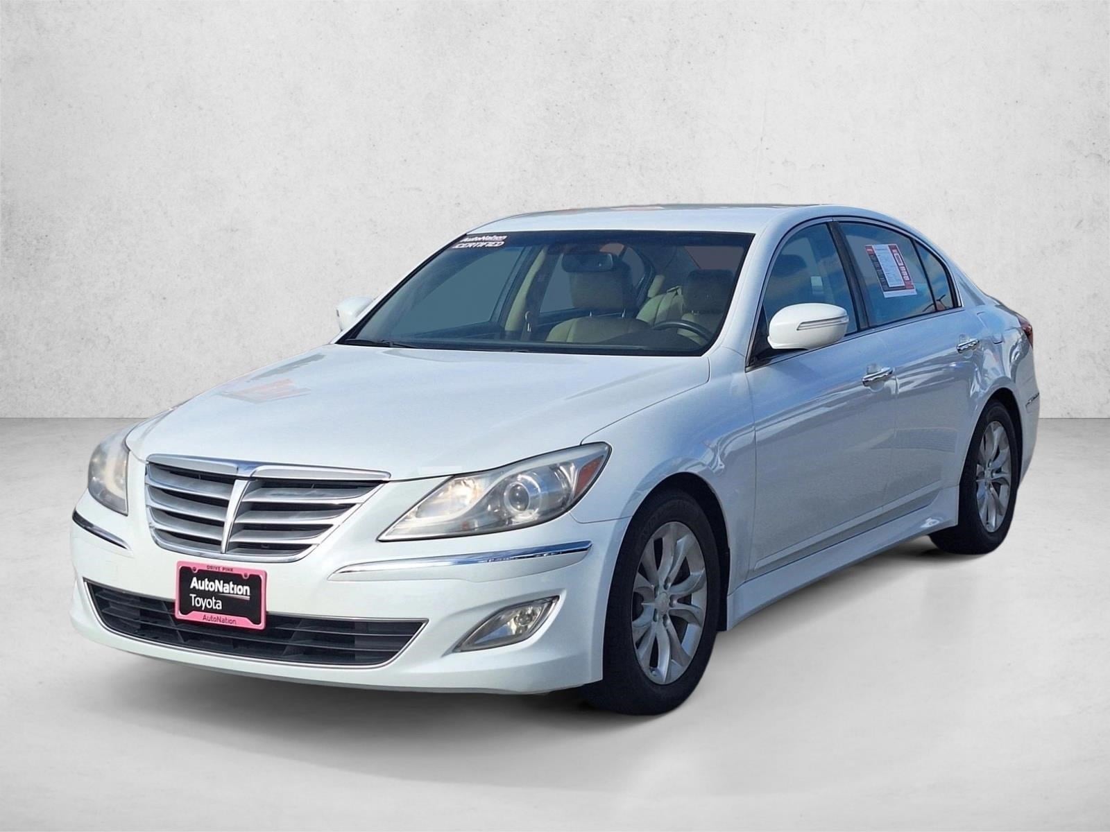 2013 Hyundai Genesis 3.8's photo