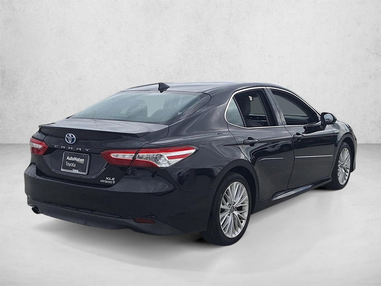 2020 Toyota Camry Hybrid XLE photo 5