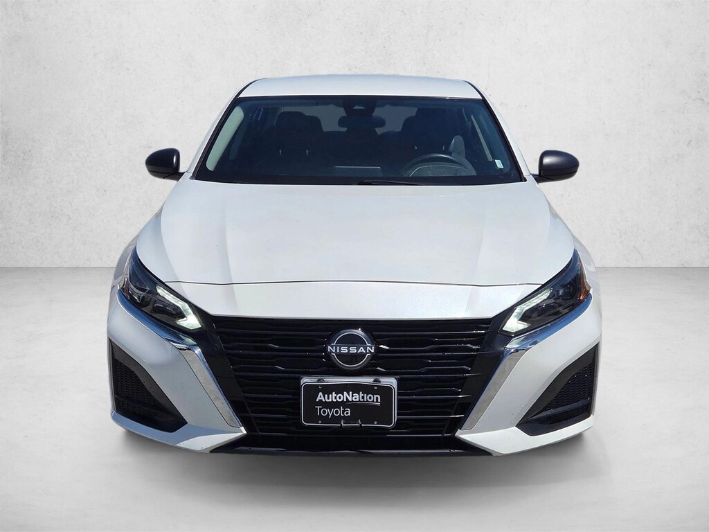 Used 2024 Nissan Altima 2.5 SV Sedan