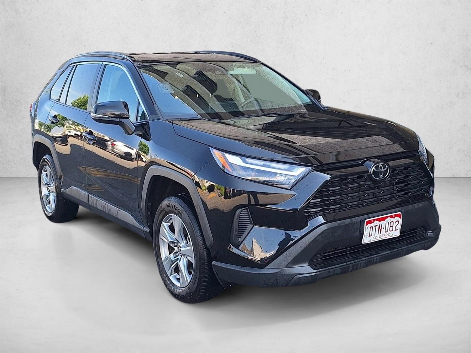 2024 Toyota RAV4 XLE photo 3