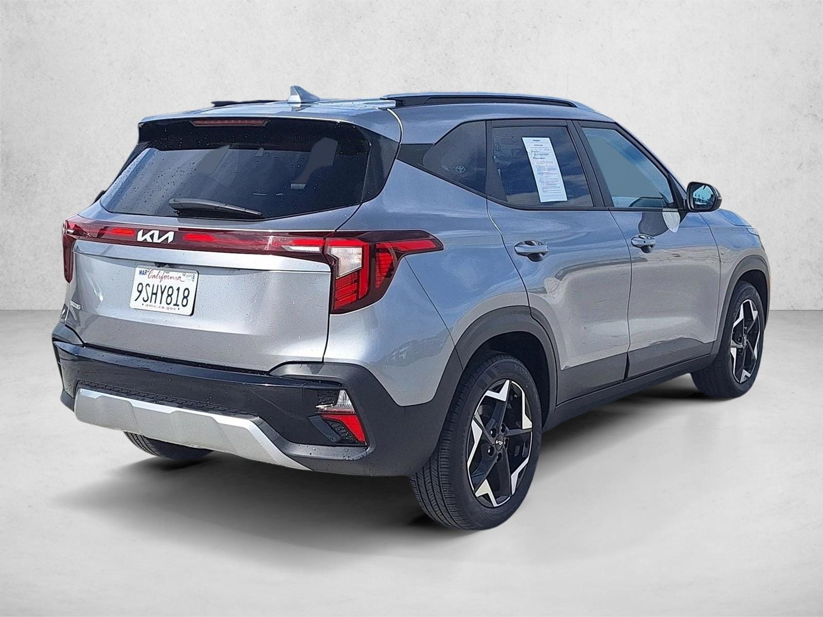 2025 Kia Seltos S photo 5