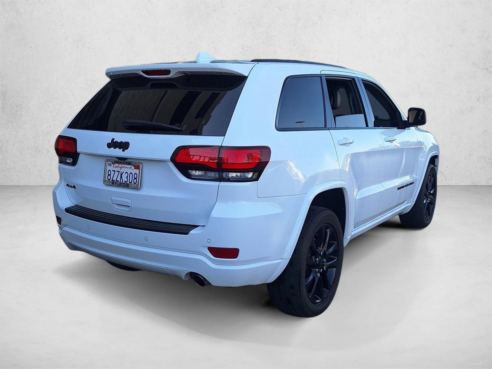 2021 Jeep Grand Cherokee Laredo photo 5