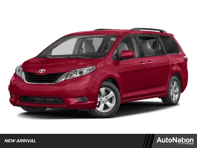 2017 Toyota Sienna LE V6 7-Passenger Access Seat's photo