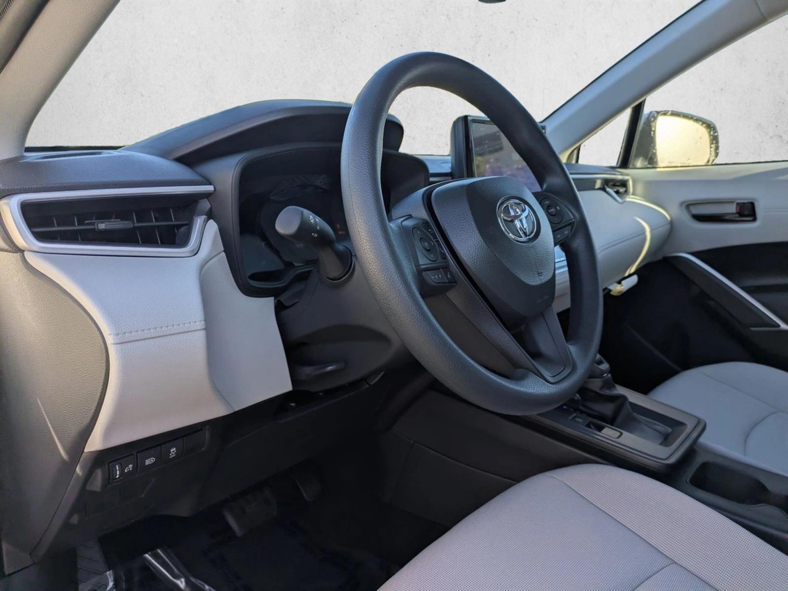 2026 Toyota Corolla Cross L photo 3