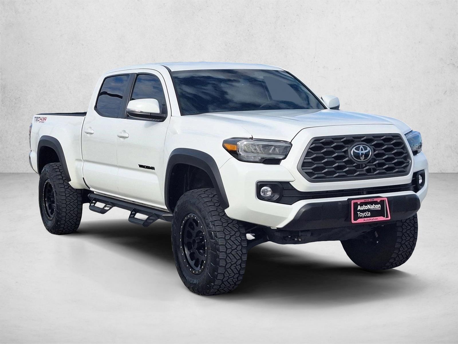 2023 Toyota Tacoma TRD V6 photo 3