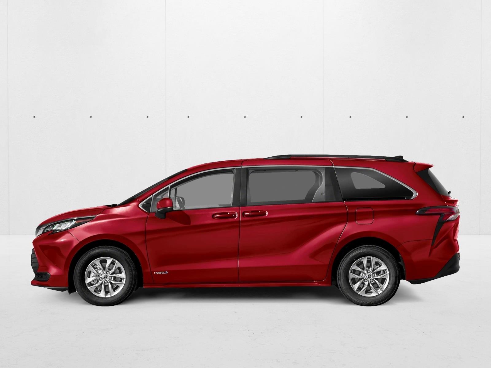 2025 Toyota Sienna LE photo 3