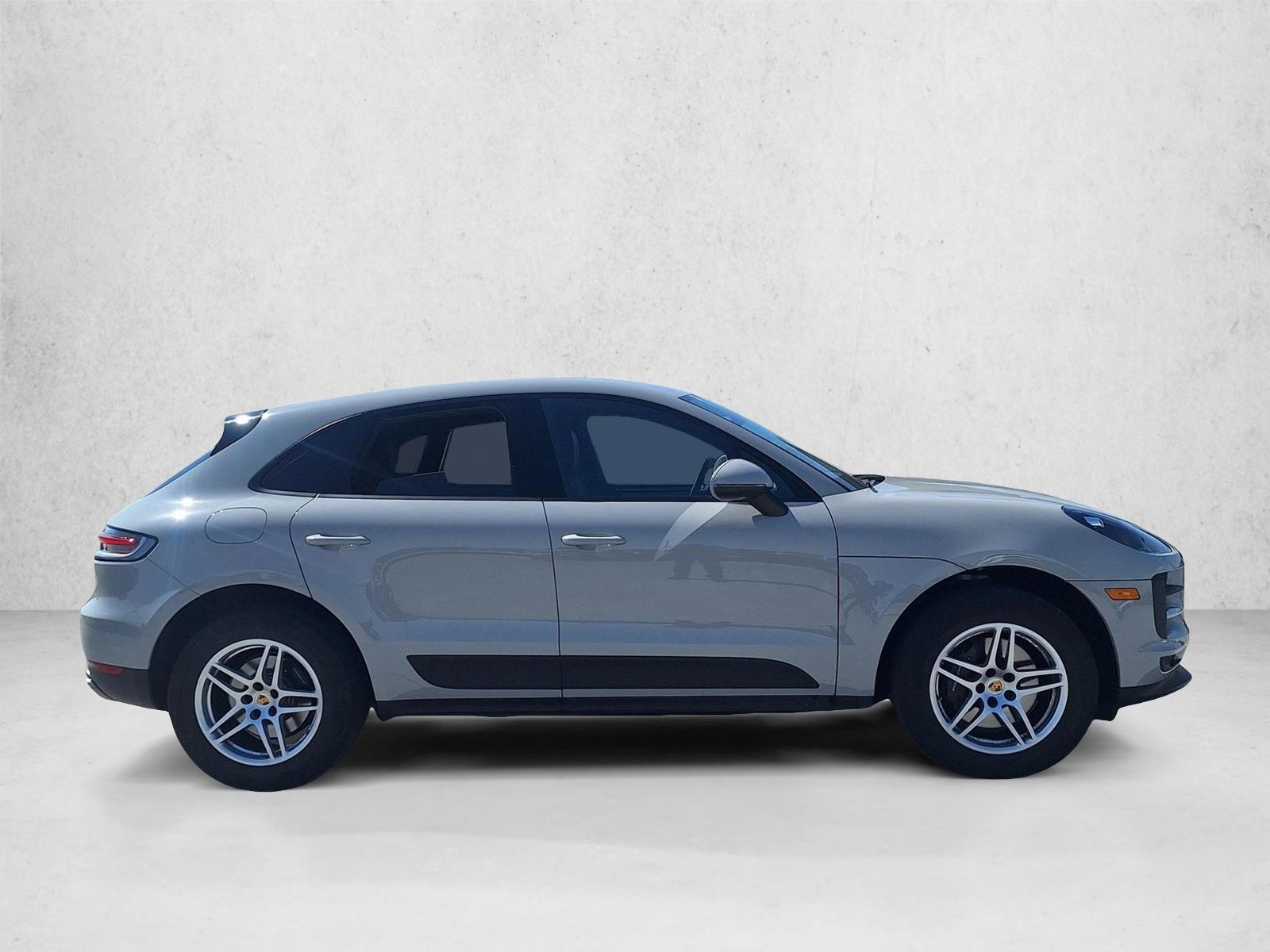 2021 Porsche Macan Base photo 4