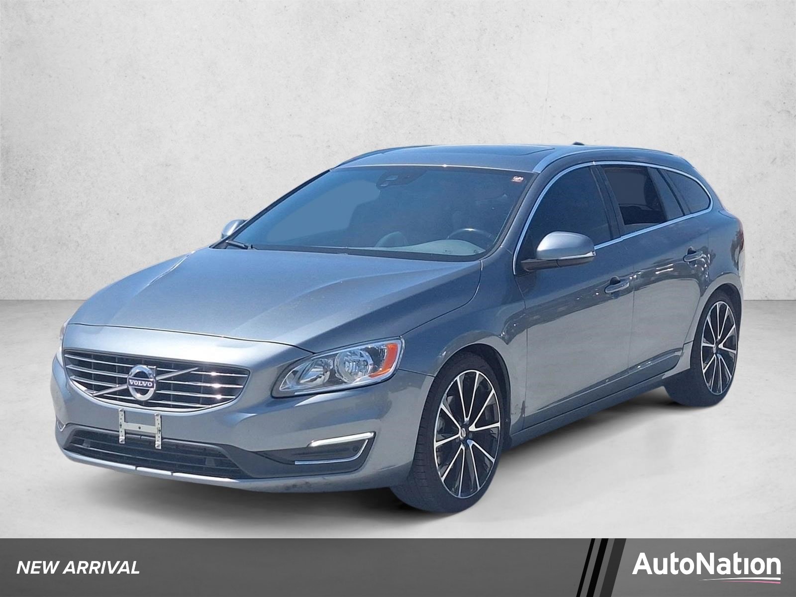 2017 Volvo V60 T5 FWD Premier's photo