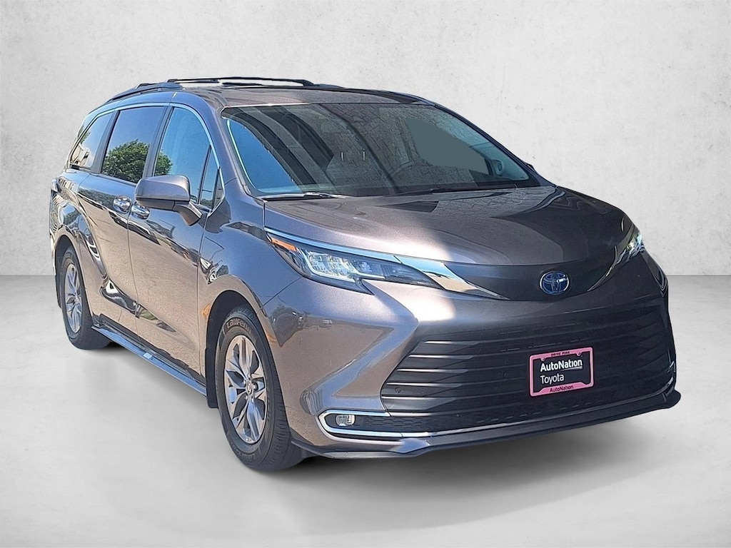 Used 2023 Toyota Sienna XLE 8 Passenger Van Passenger Van