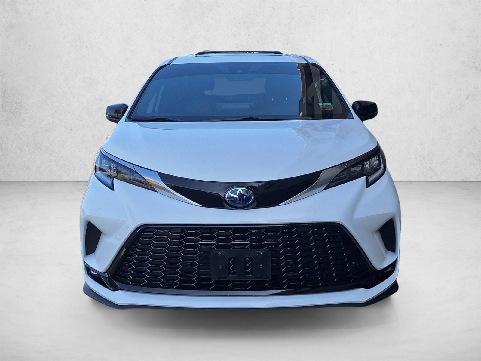 2024 Toyota Sienna XSE 7 Passenger photo 2