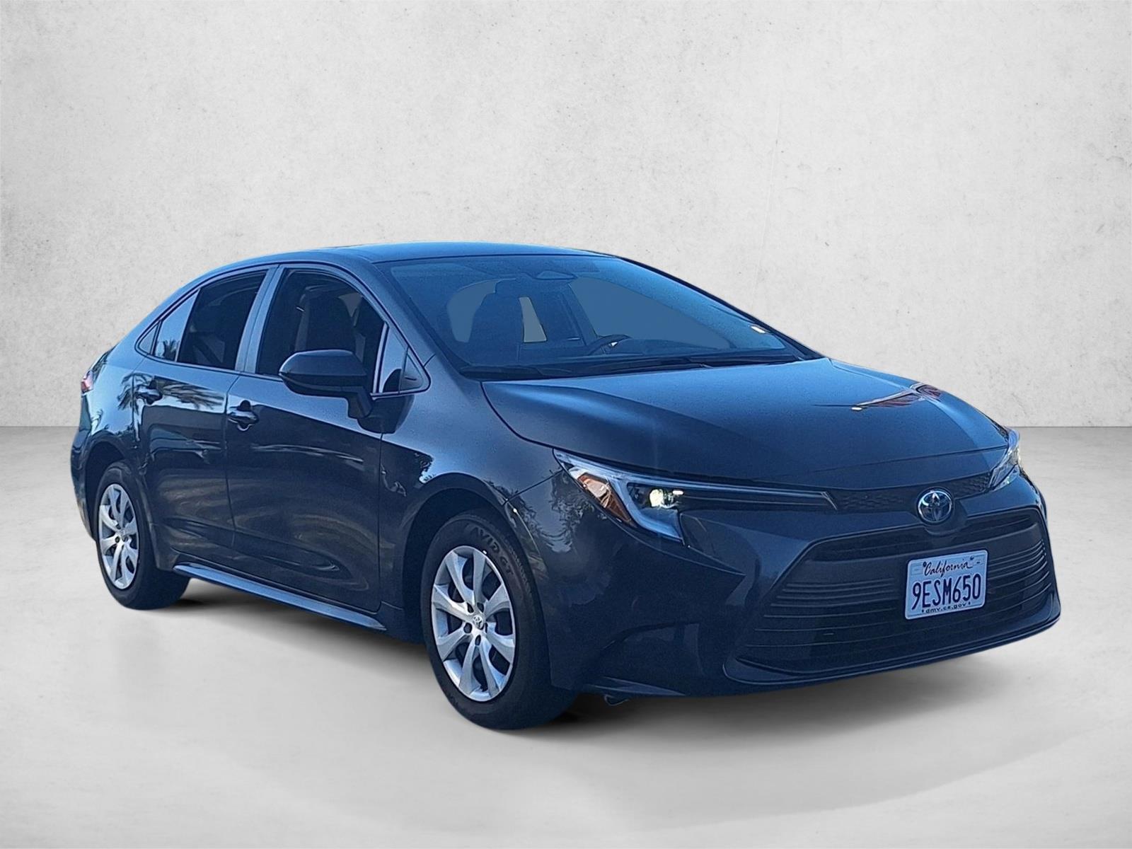2023 Toyota Corolla Hybrid LE photo 3