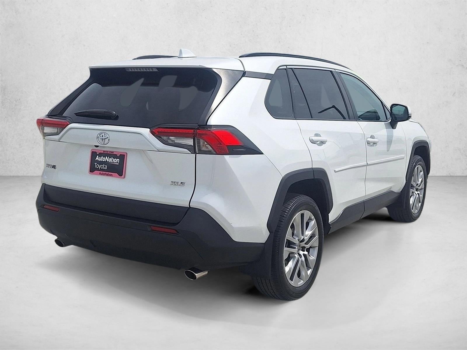 2023 Toyota RAV4 XLE Premium photo 5