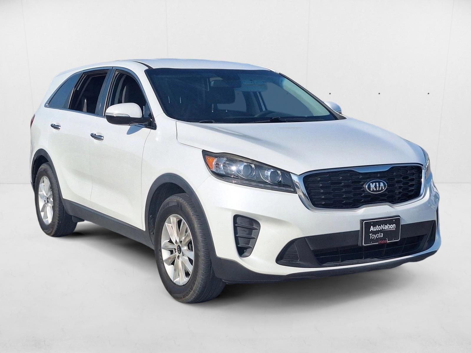 2019 Kia Sorento LX photo 2
