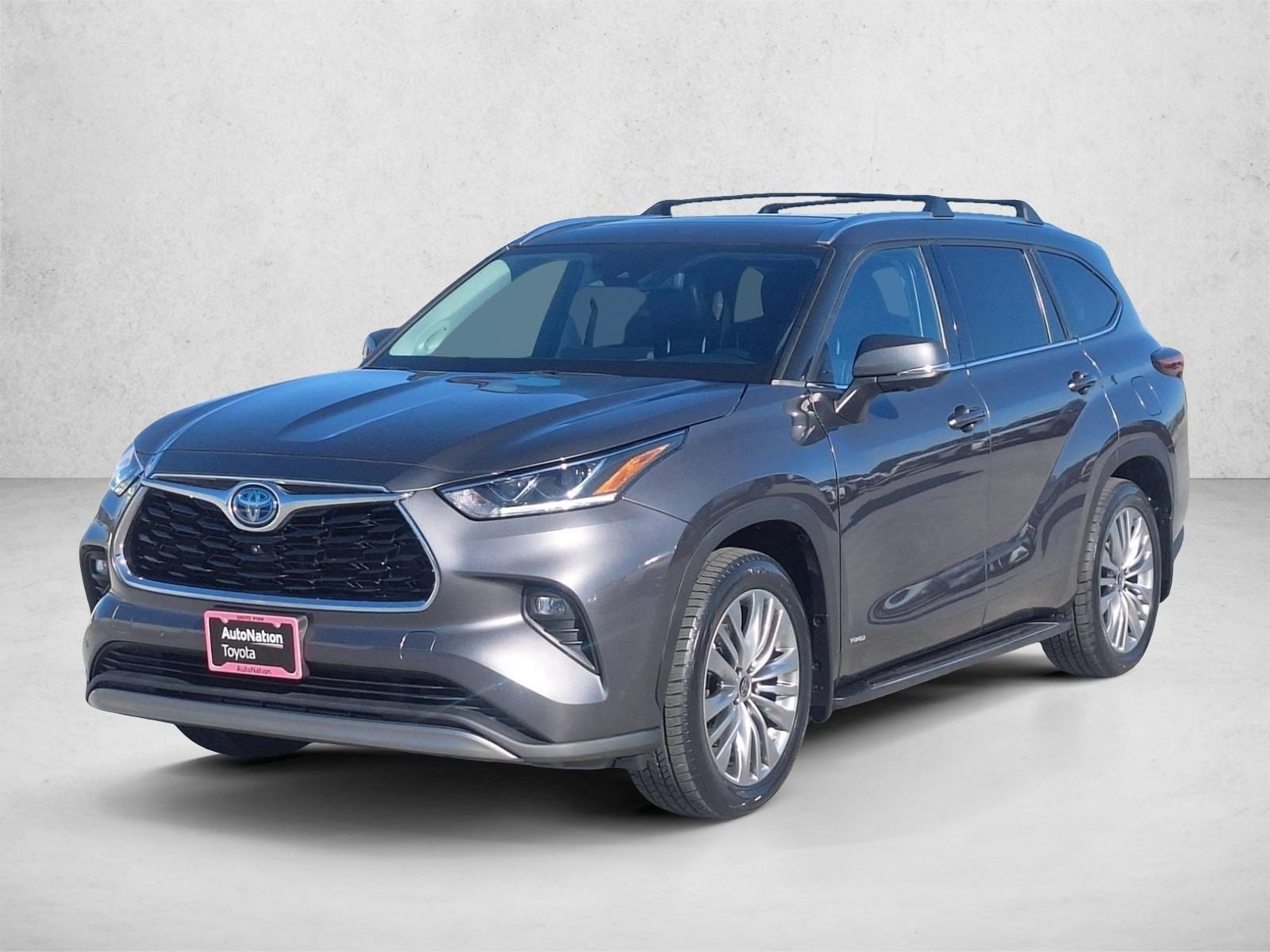 2023 Toyota Highlander Platinum's photo