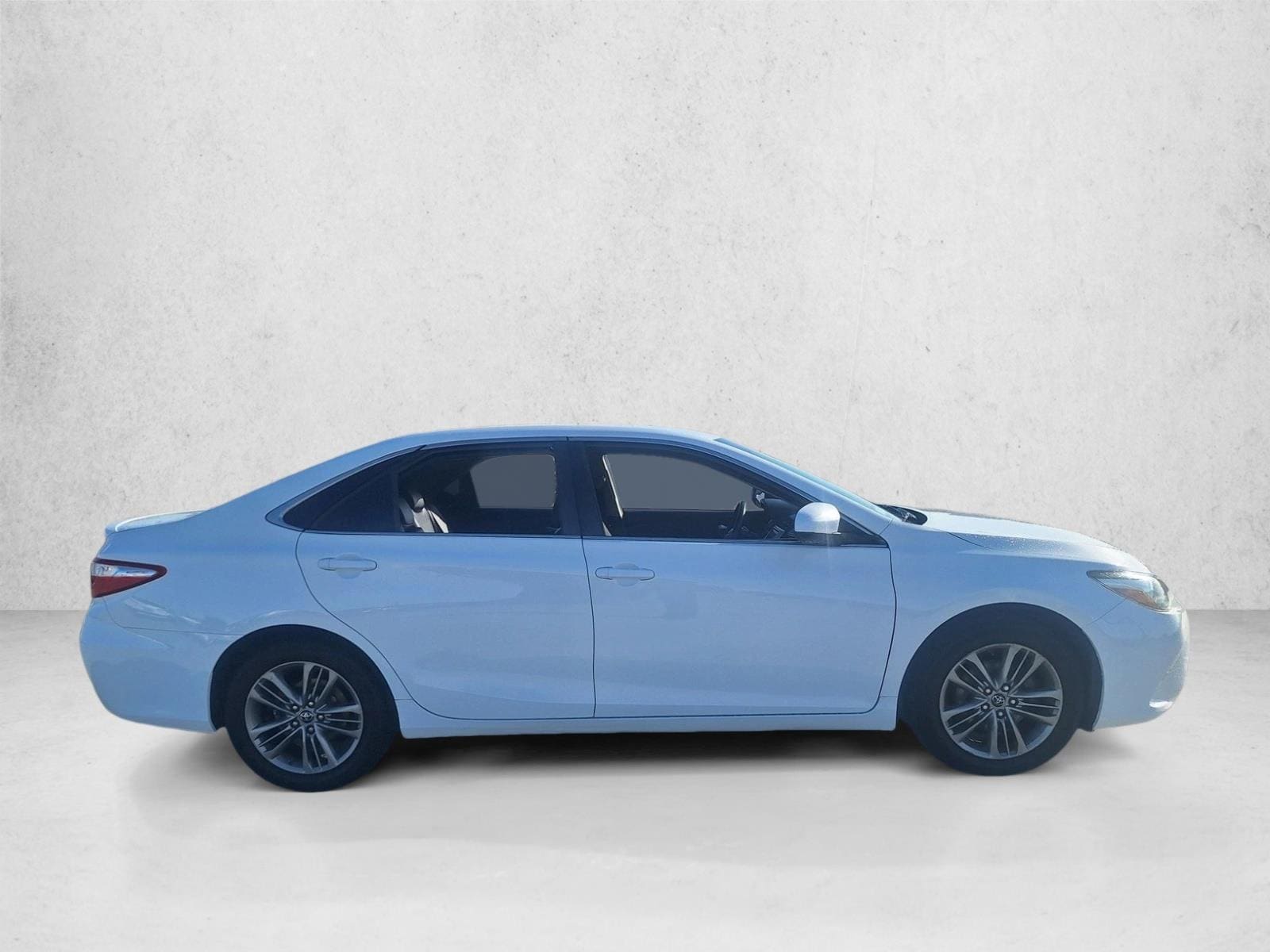 2017 Toyota Camry SE photo 4