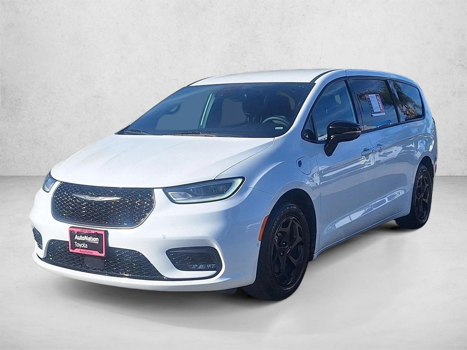 2024 Chrysler Pacifica PHEV Select