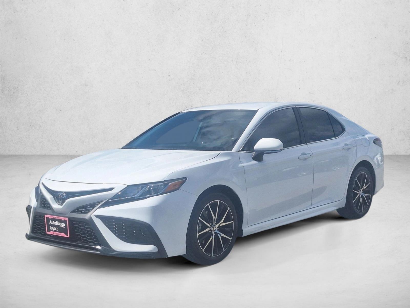 2024 Toyota Camry SE photo 2