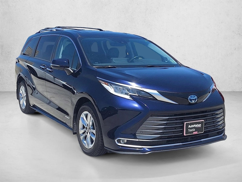 Certified 2021 Toyota Sienna Limited 7 Passenger Van