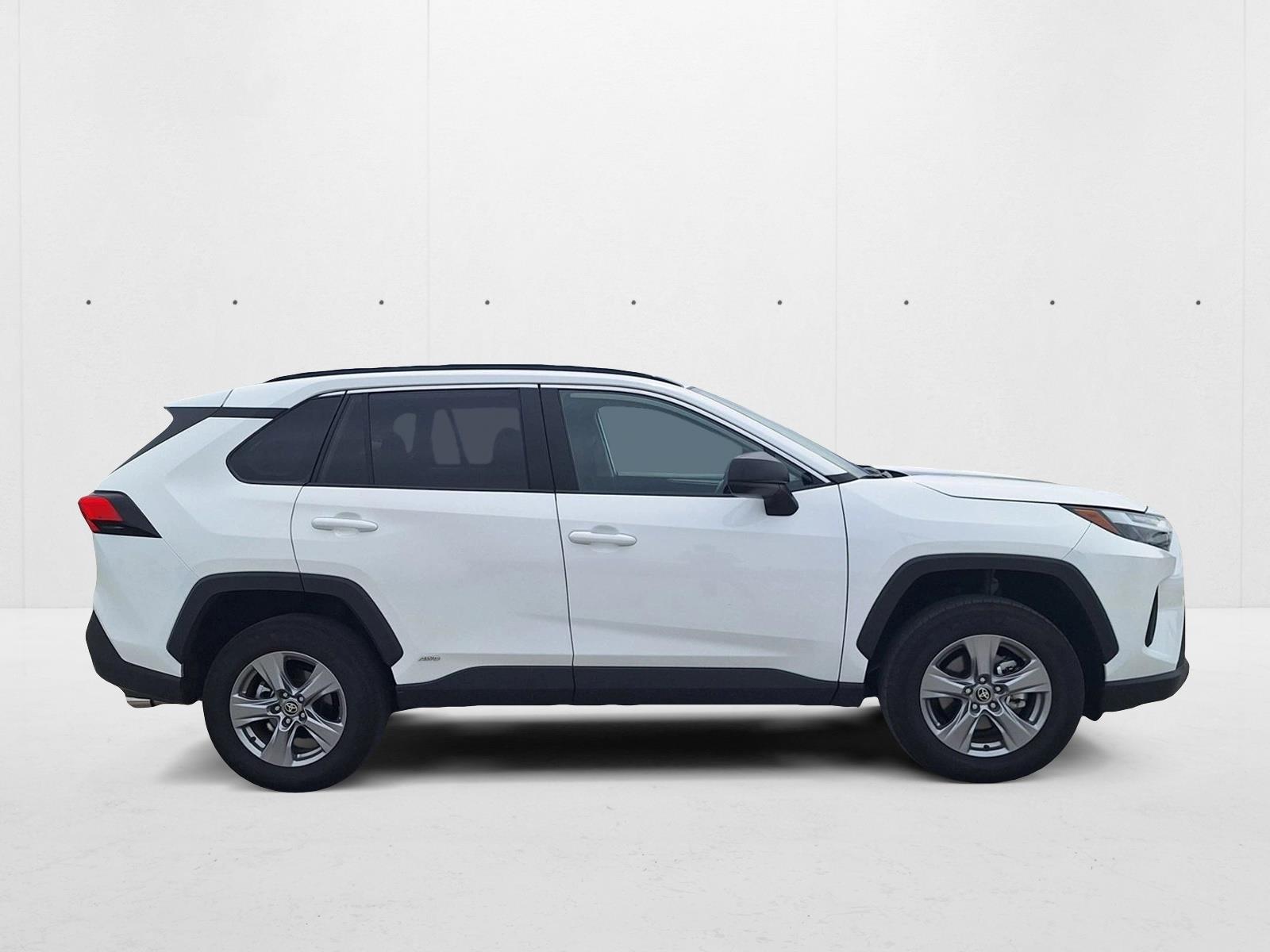 2025 Toyota RAV4 Hybrid LE Sport photo 4