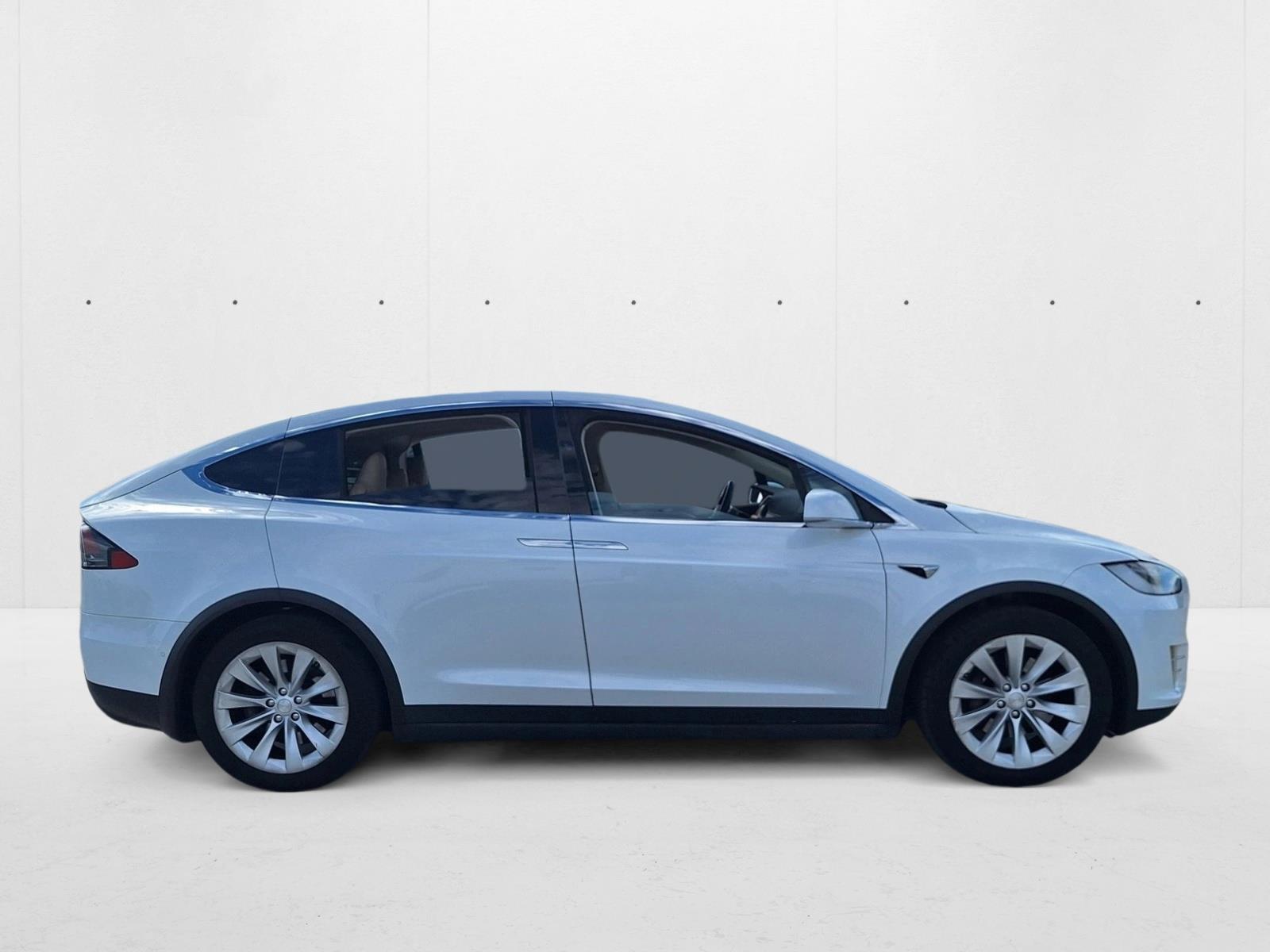 2017 Tesla Model X 75D photo 4