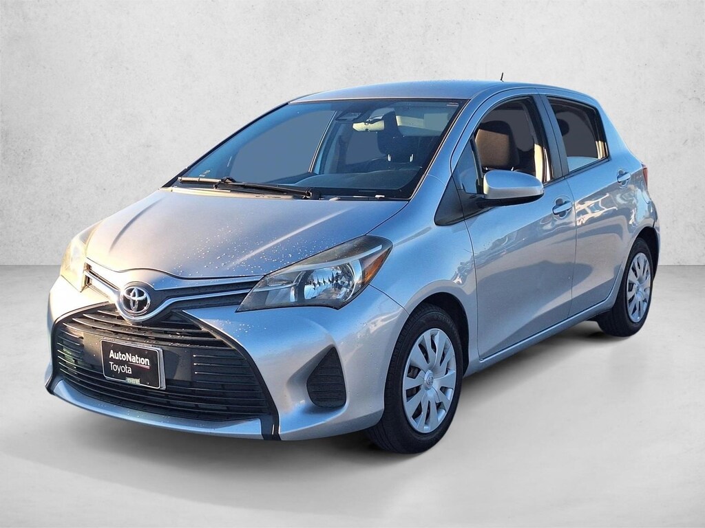 Used 2017 Toyota Yaris 5-Door L Hatchback