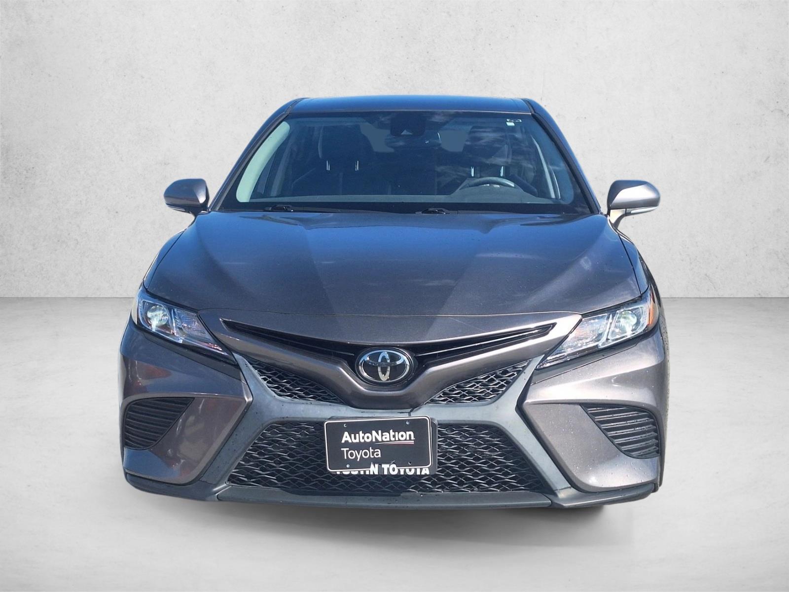 2019 Toyota Camry LE photo 2