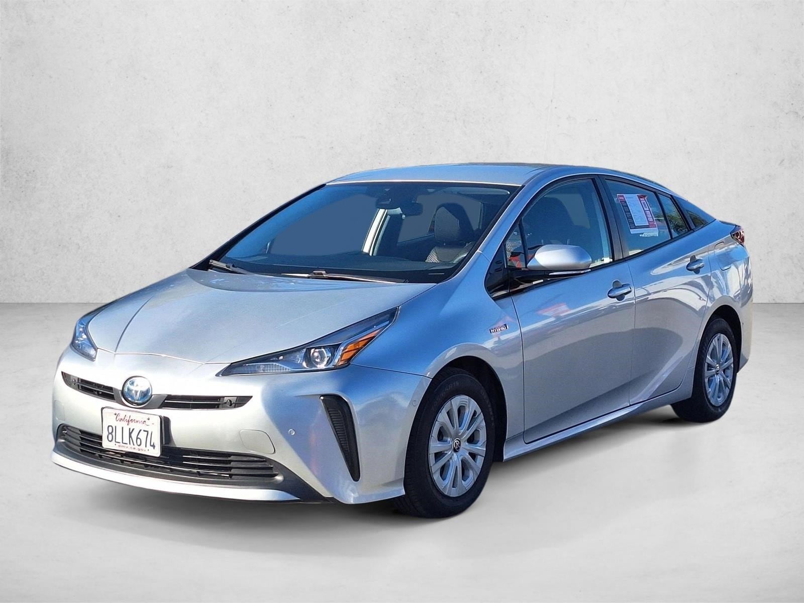 2019 Toyota Prius LE's photo