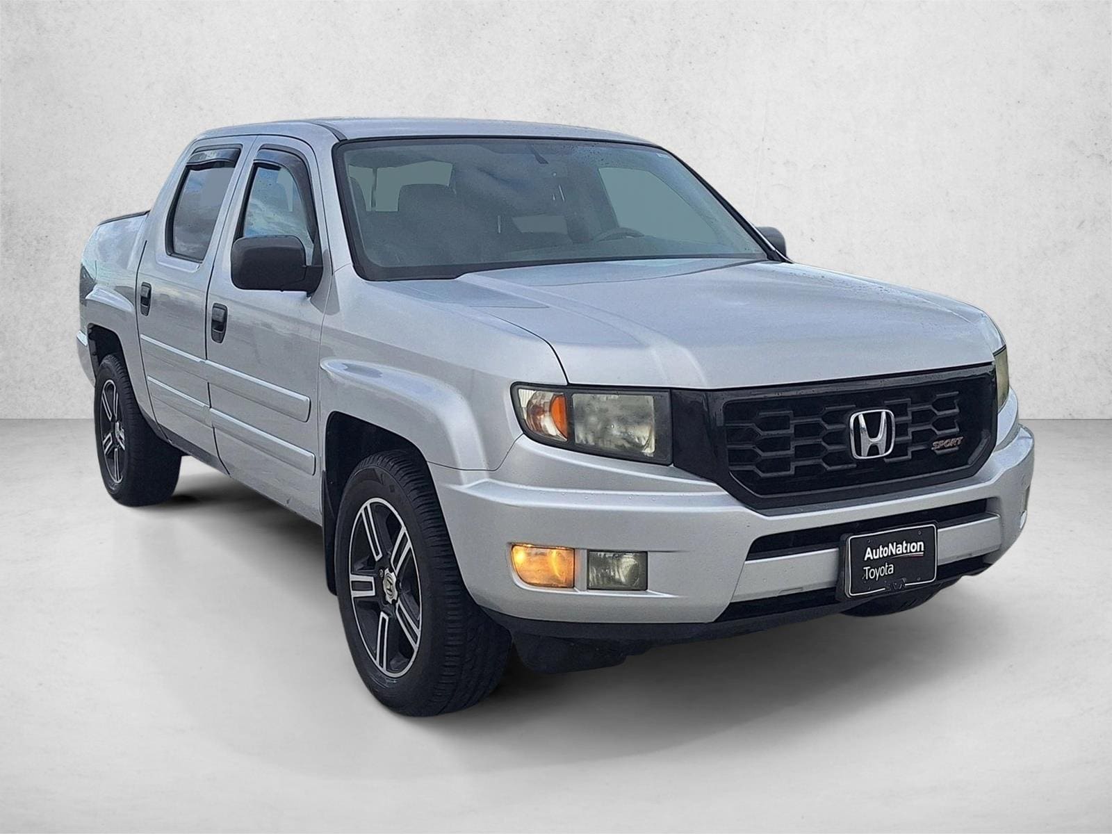 2013 Honda Ridgeline Sport photo 3