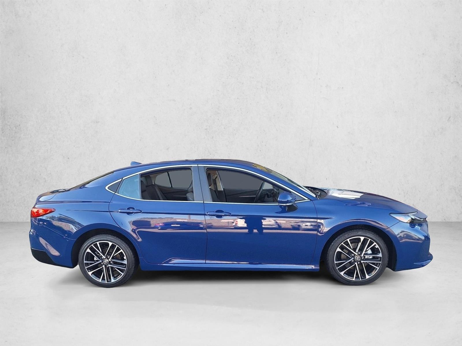 2025 Toyota Camry XLE photo 4