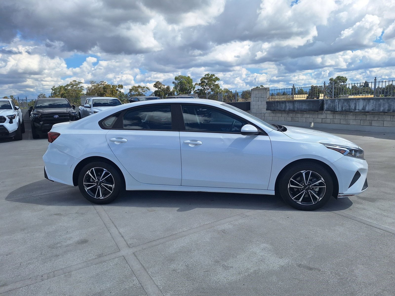 2023 Kia Forte LXS photo 4