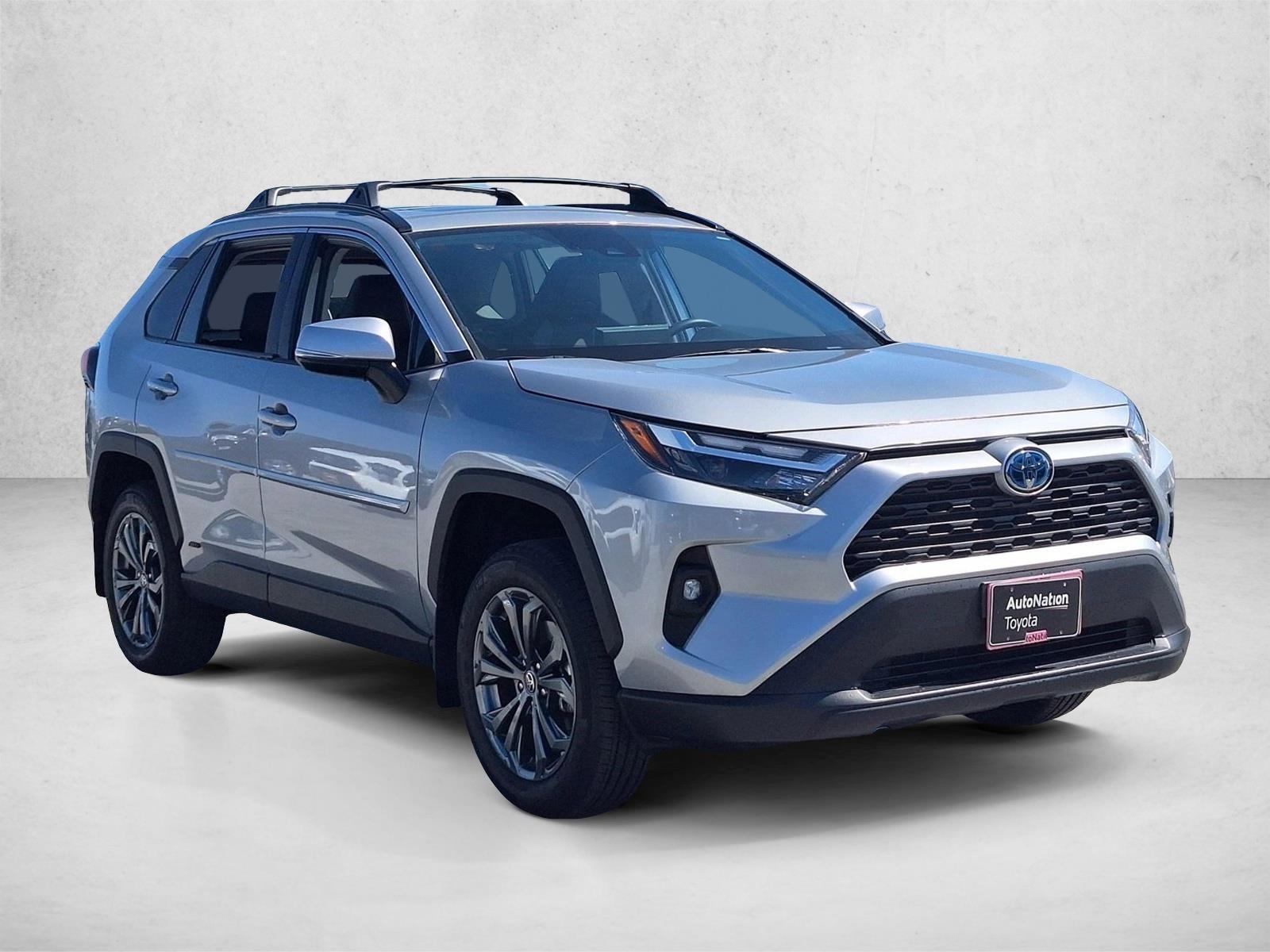 2024 Toyota RAV4 Hybrid XLE Premium photo 3