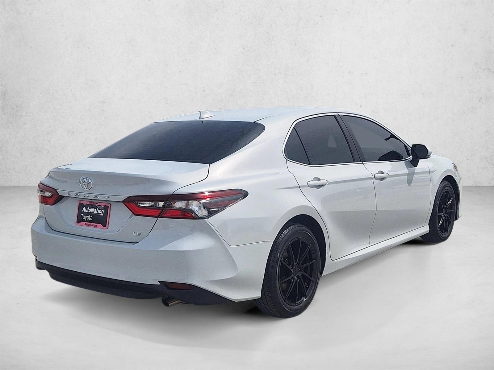 2023 Toyota Camry LE photo 5