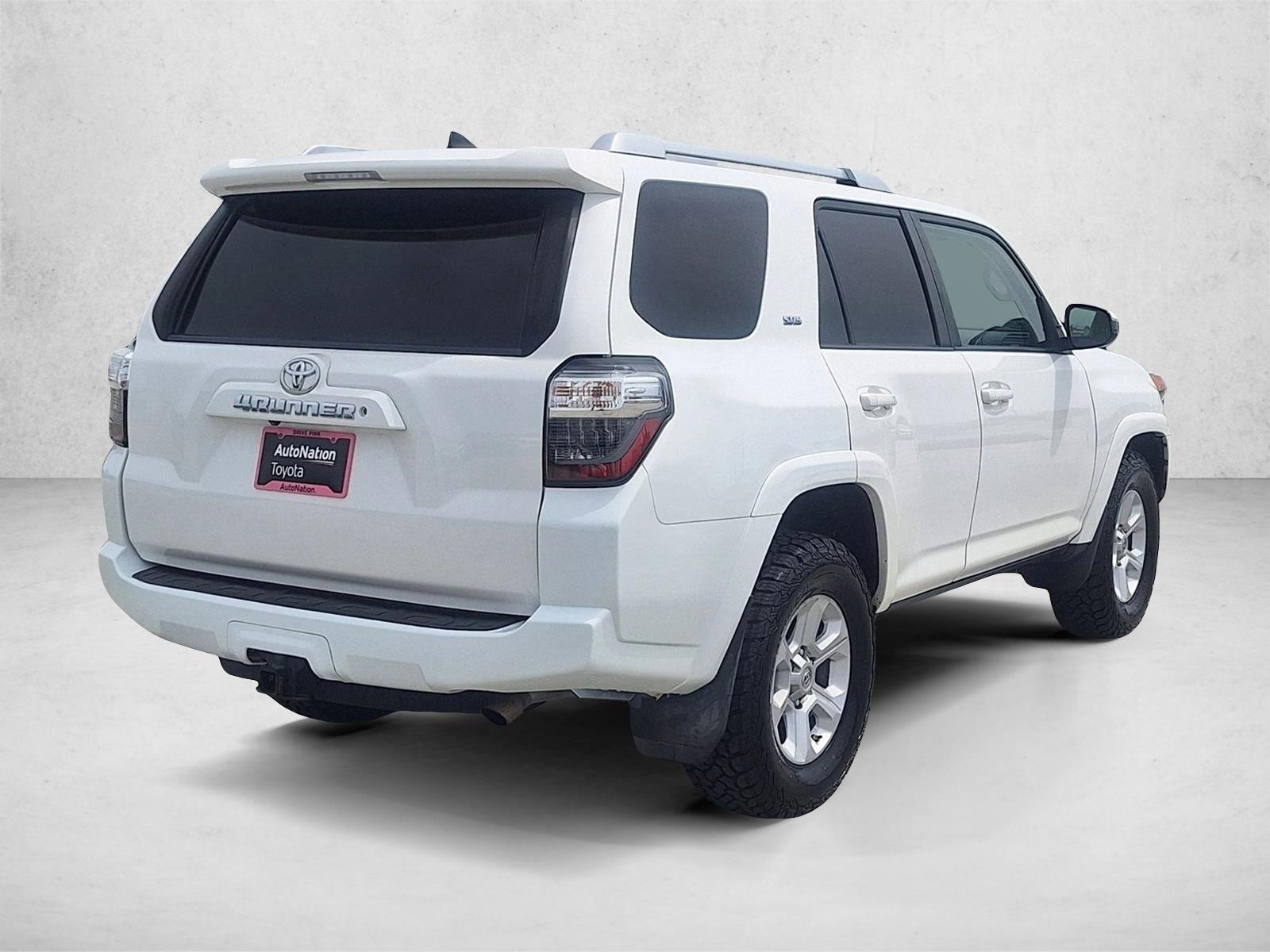 2016 Toyota 4Runner SR5 photo 5