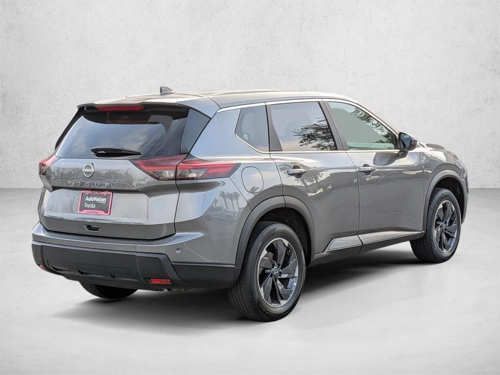 2025 Nissan Rogue SV photo 4