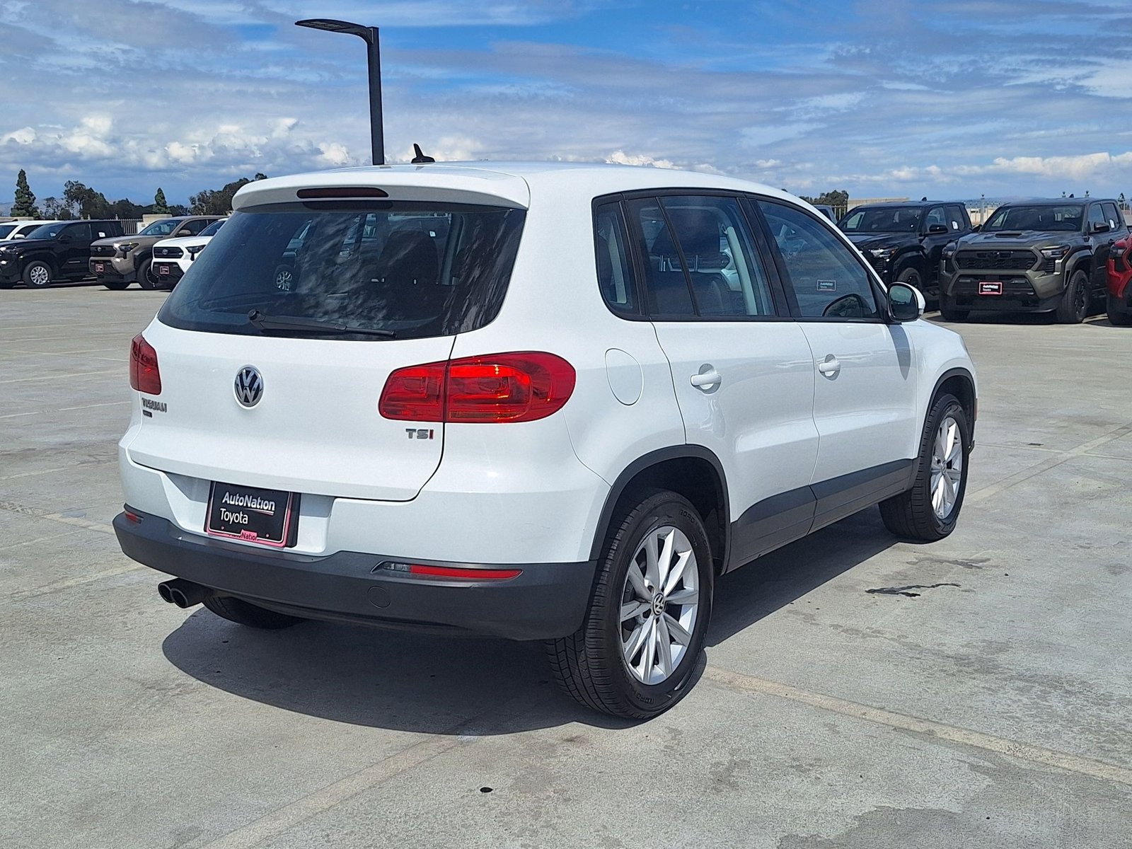 2017 Volkswagen Tiguan 2.0T S photo 5
