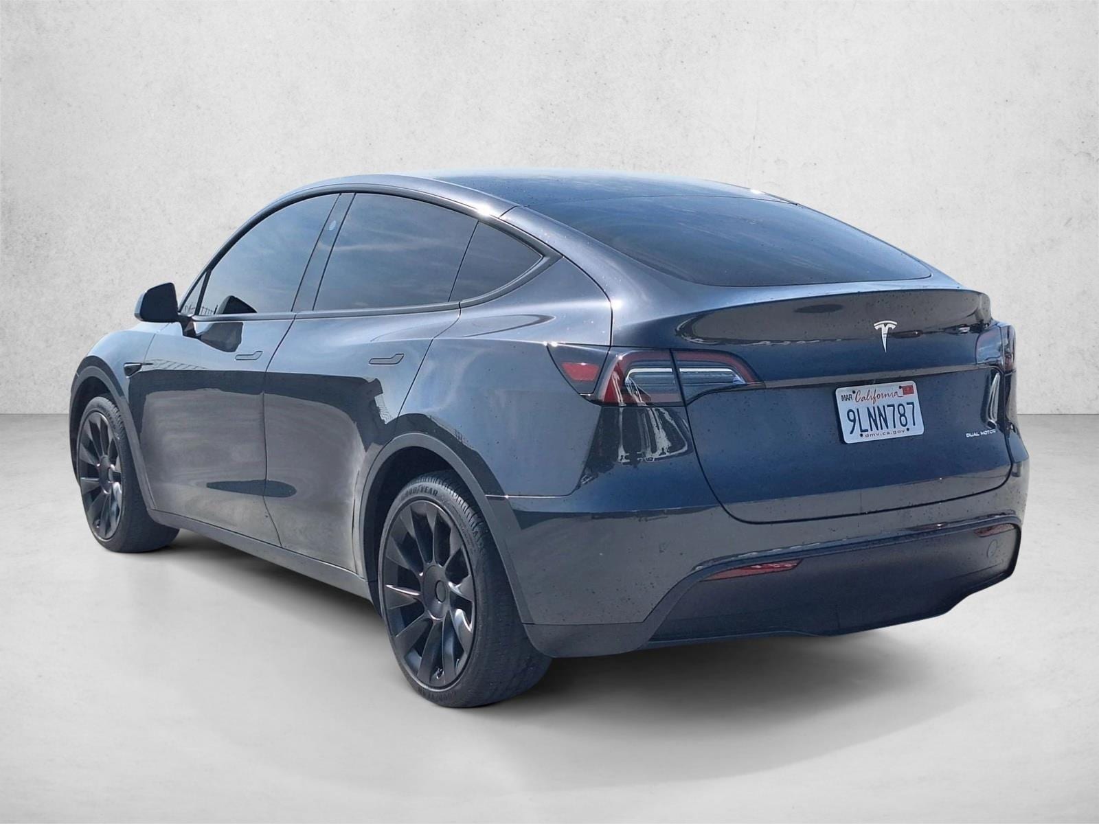 2024 Tesla Model Y Long Range photo 6