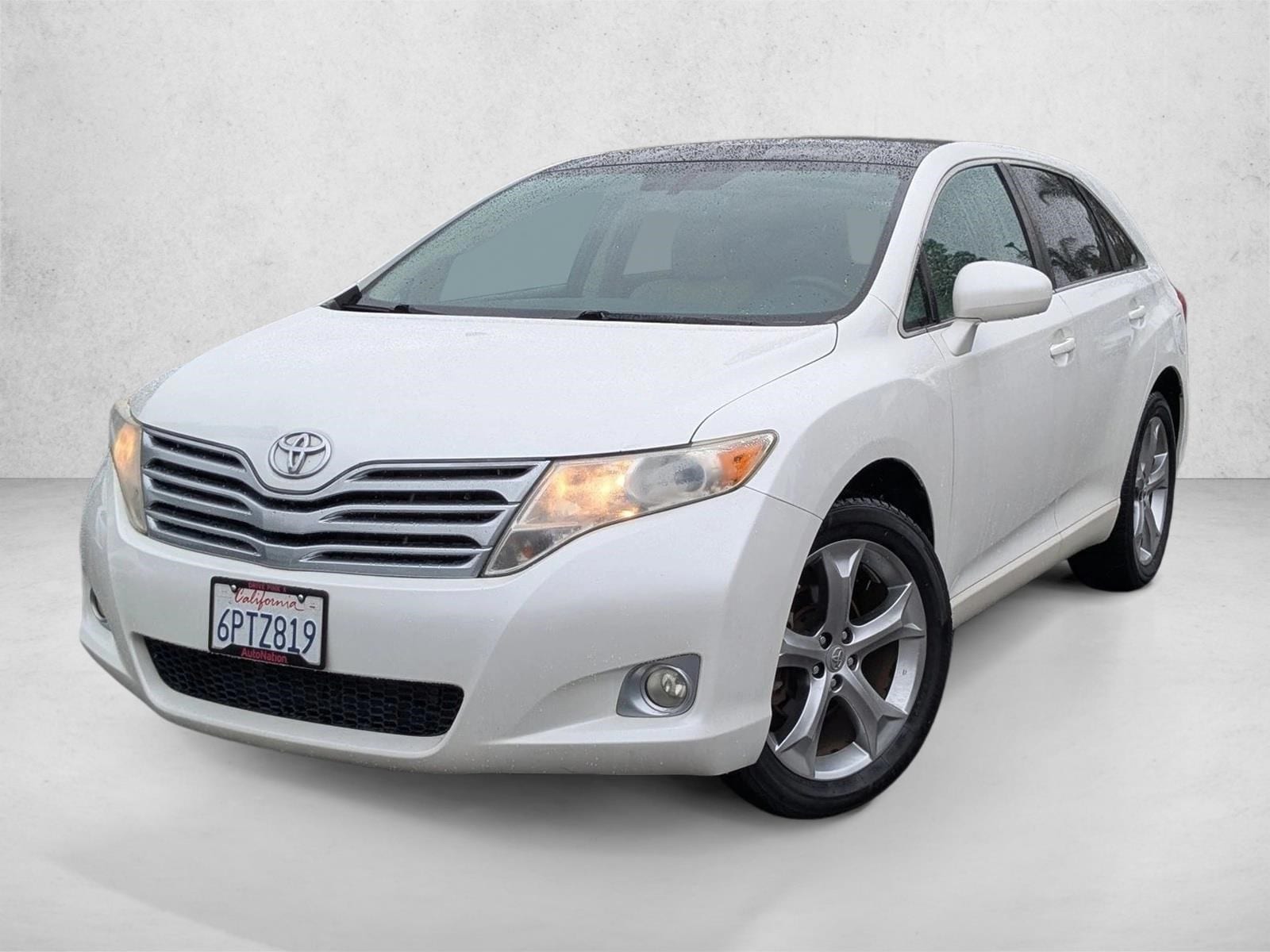 2010 Toyota Venza LE's photo