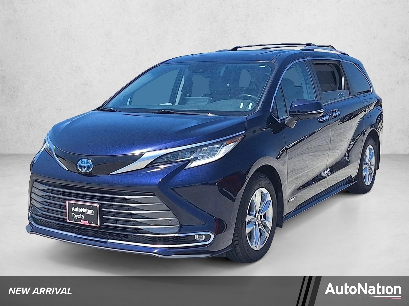 2021 Toyota Sienna Limited 7-Passenger Hybrid FWD's photo