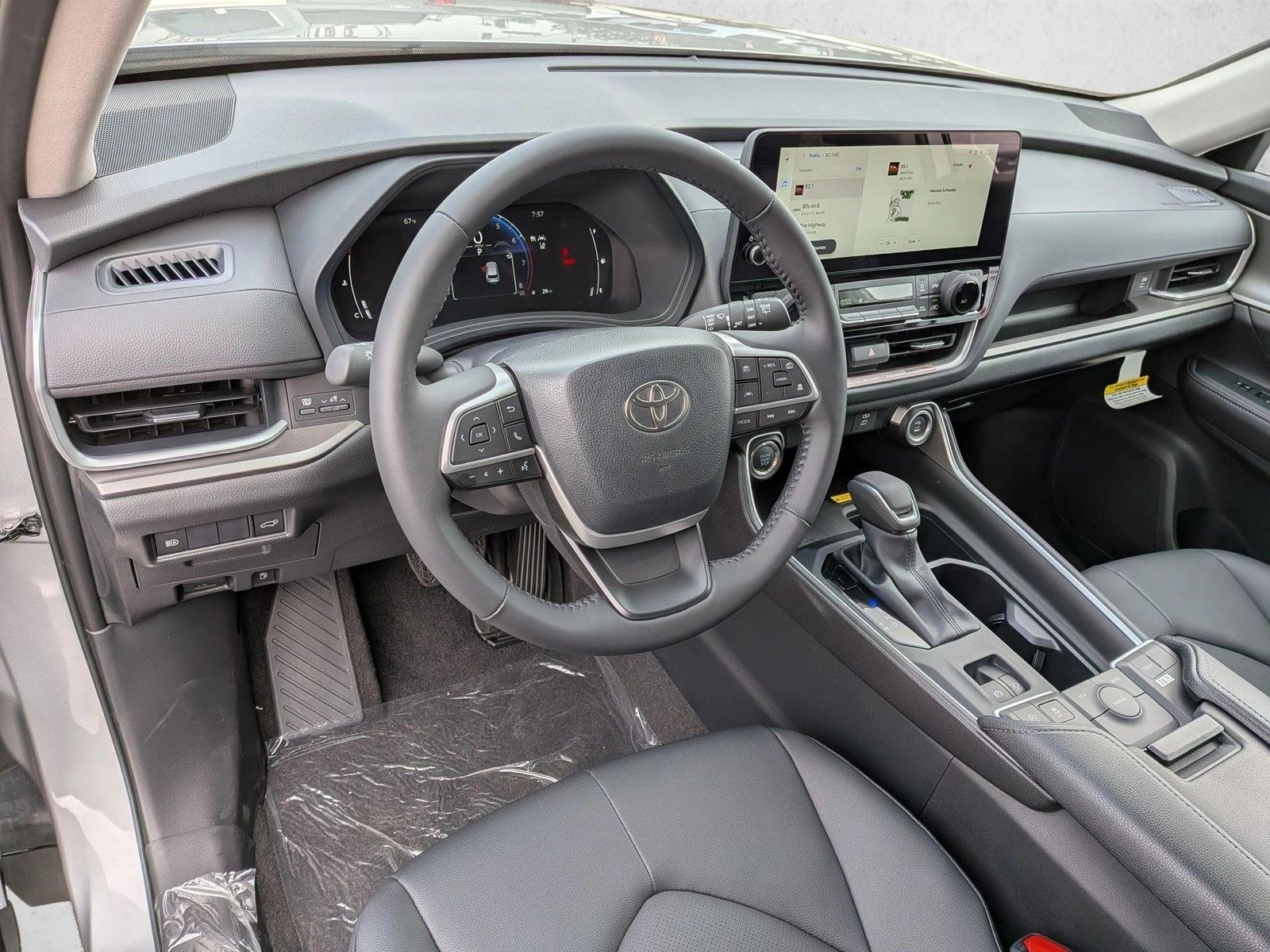 2026 Toyota Grand Highlander XLE photo 3